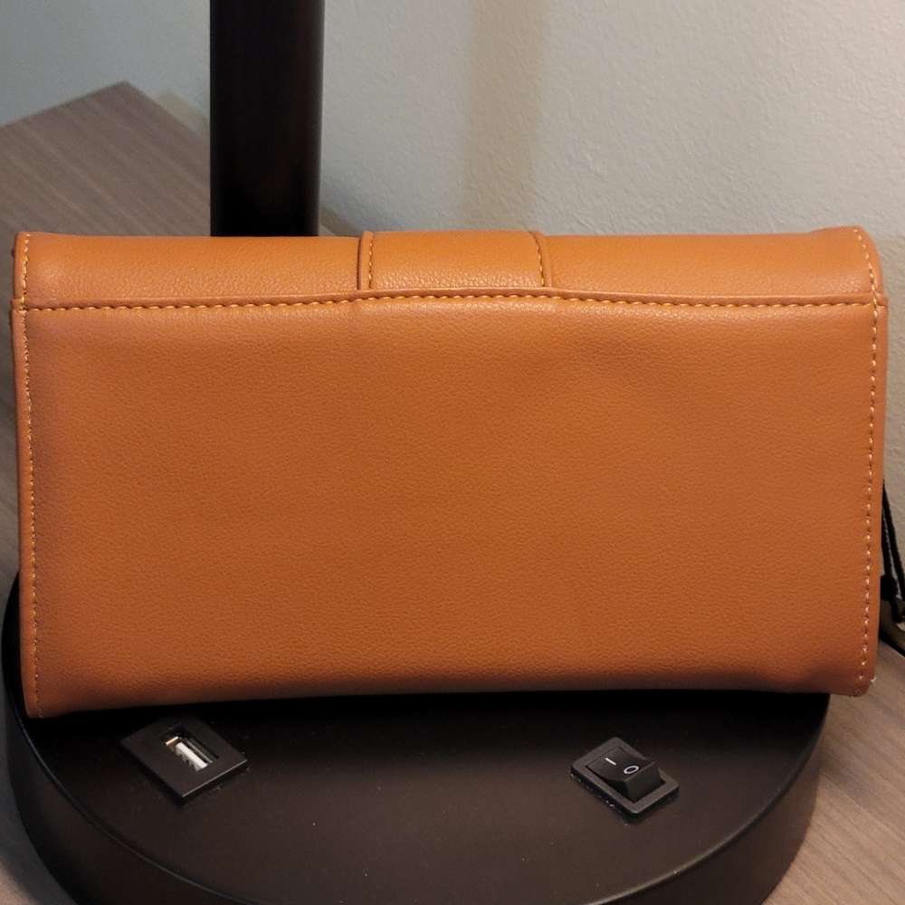 Moda Luxe Demi Wallet - Picture 7 of 13
